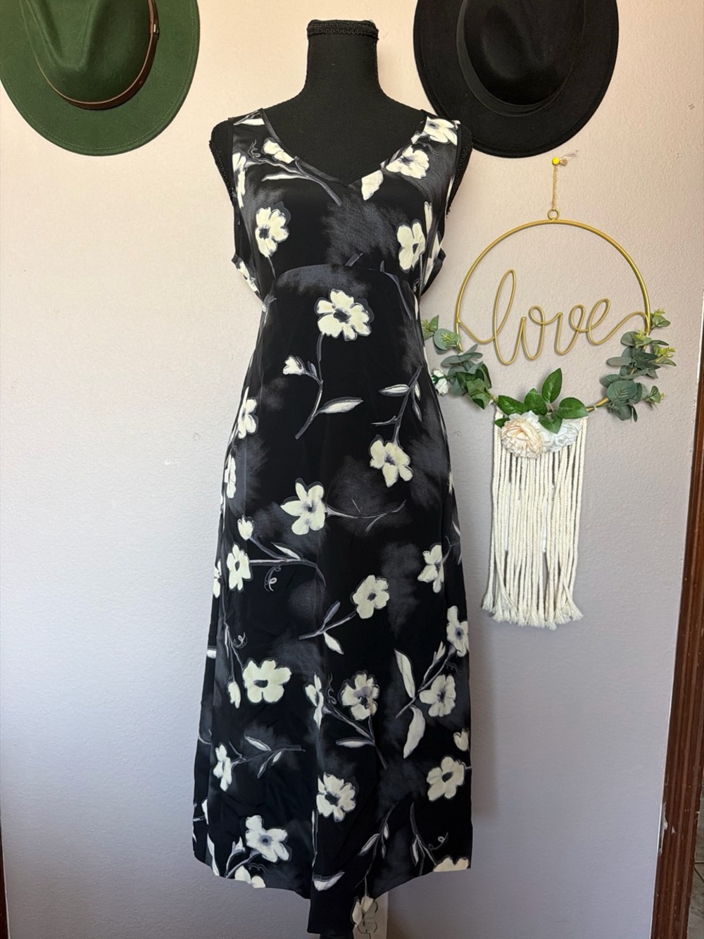 Knapp Studio Black Floral Sleeveless Midi Dress with Cream Flowers